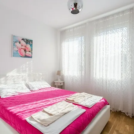 Lora Cetinjska Budva