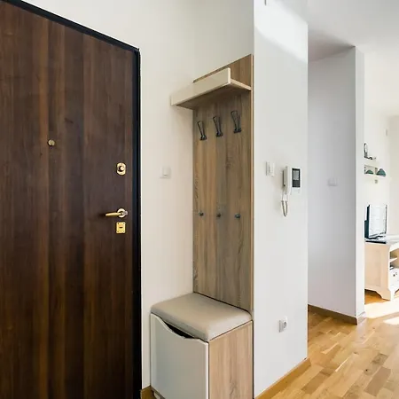 Lora Cetinjska Apartament Budva