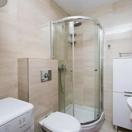 Apartment Lora Cetinjska *